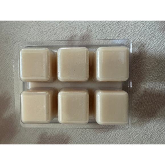 HEB Flavor Favorites True Texas BBQ Serrano Cornbread with Honey Butter Candle - Picture 2 of 2